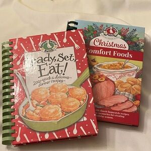 Gooseberry Patch Cookbooks 2 in Set